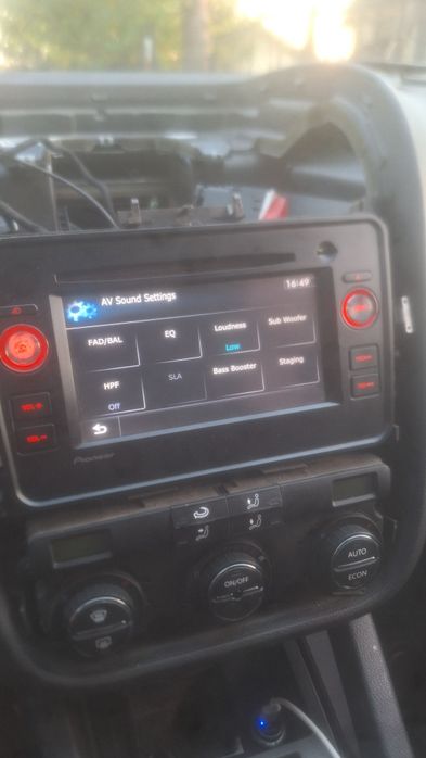 Продавам мултимедия Pioneer за νw golf 5/6,passat b6/7,touran, 1/2