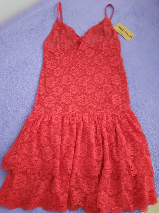 Нощничка нова с етикета