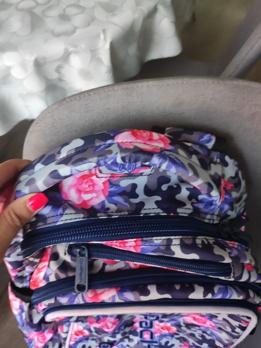 Ученическа раница с несесери