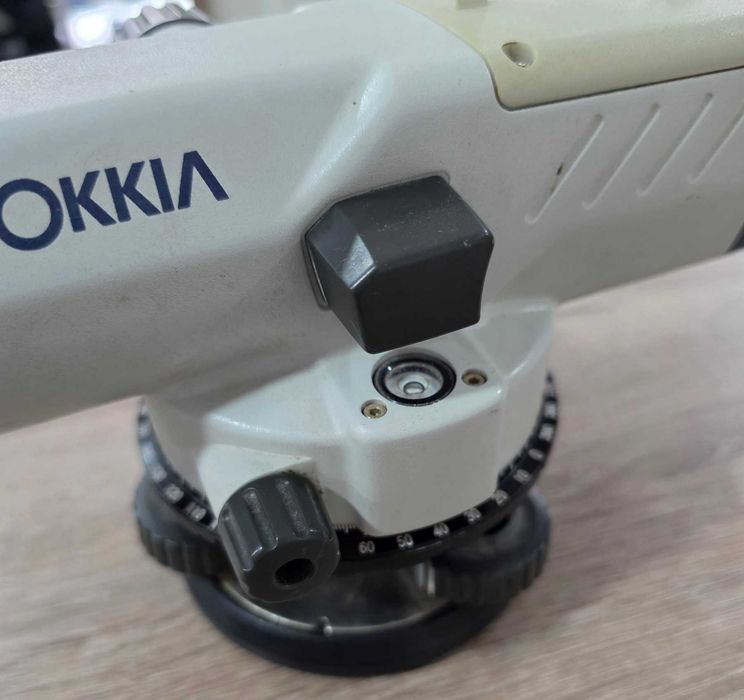 Оптичен нивелир SOKKIA B40