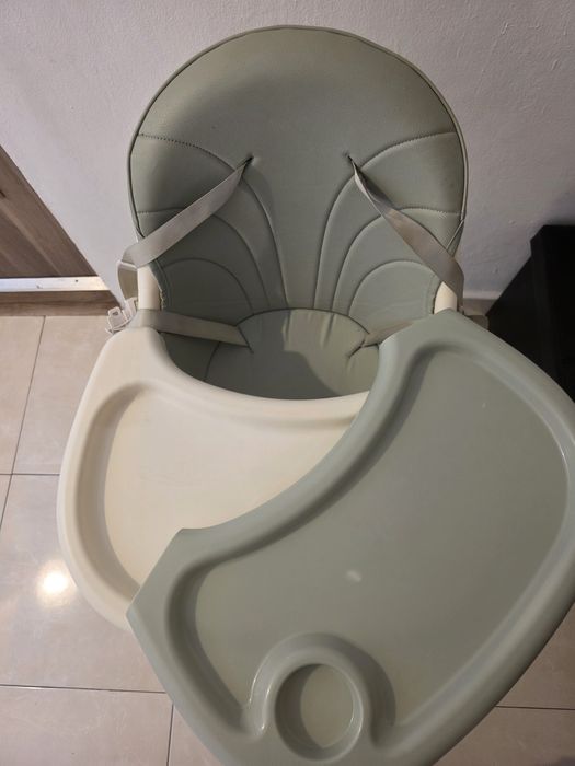 Scaun de masă pentru copii