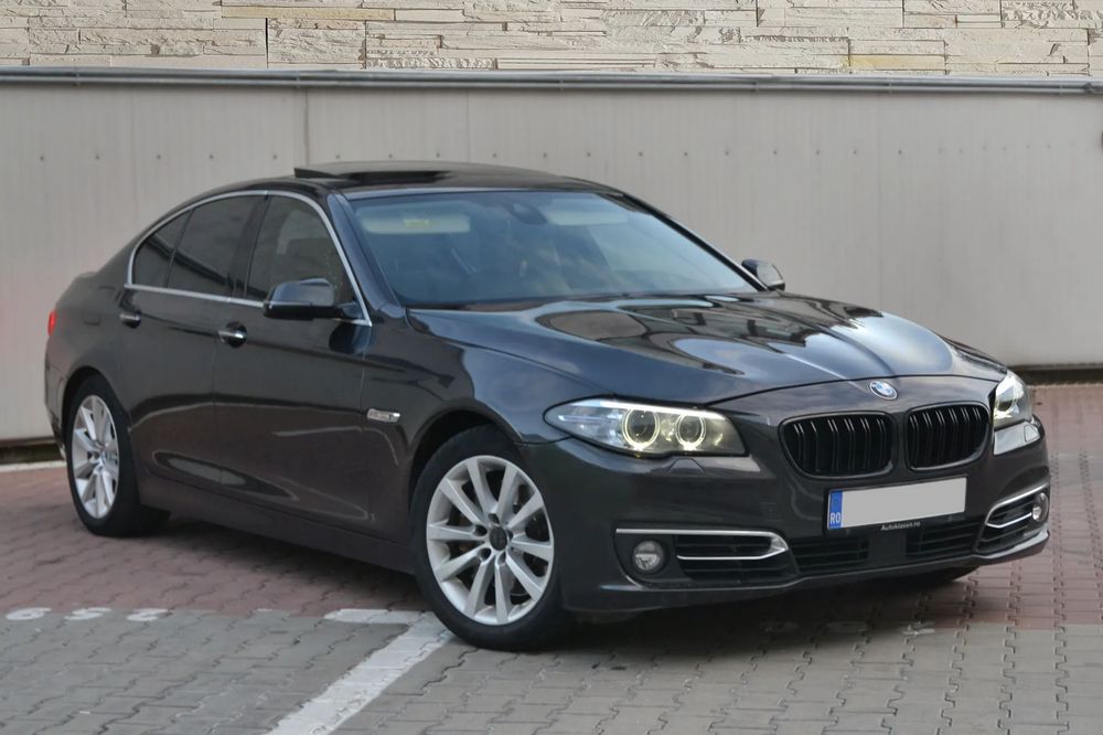 BMW Seria 5 3.0 258 Cp - Incalzire + Ventilatie - Trapa - Apple Carplay