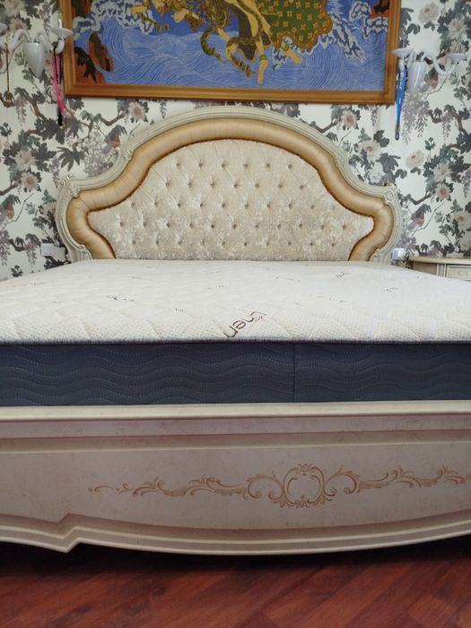 Продается новая итальянская мебель для спальни.