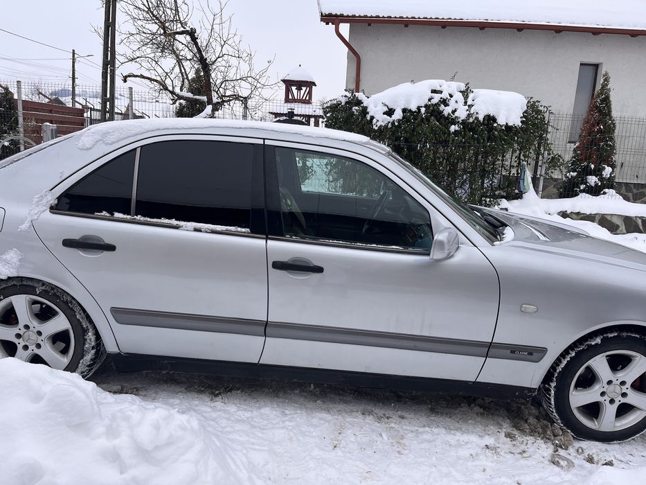 Mercedes-Benz W210/E200