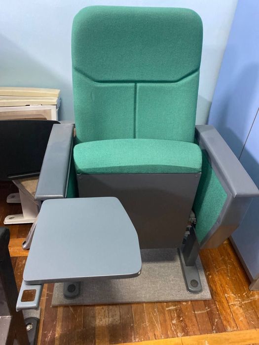 театральные кресла. керсла в конференц зал. Кресла в аудиторную.