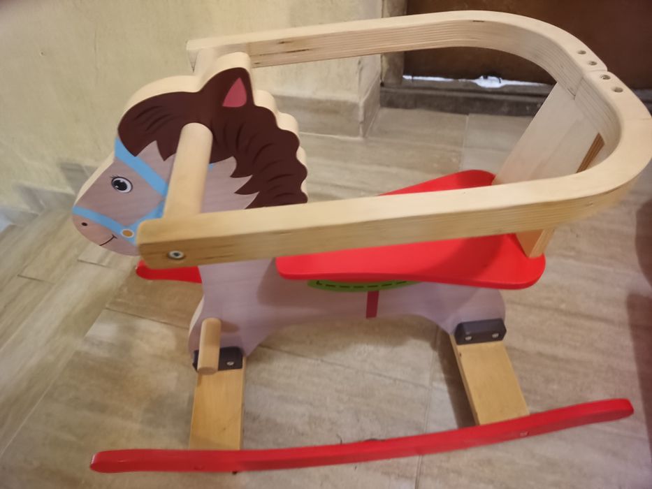 Детско дървено конче