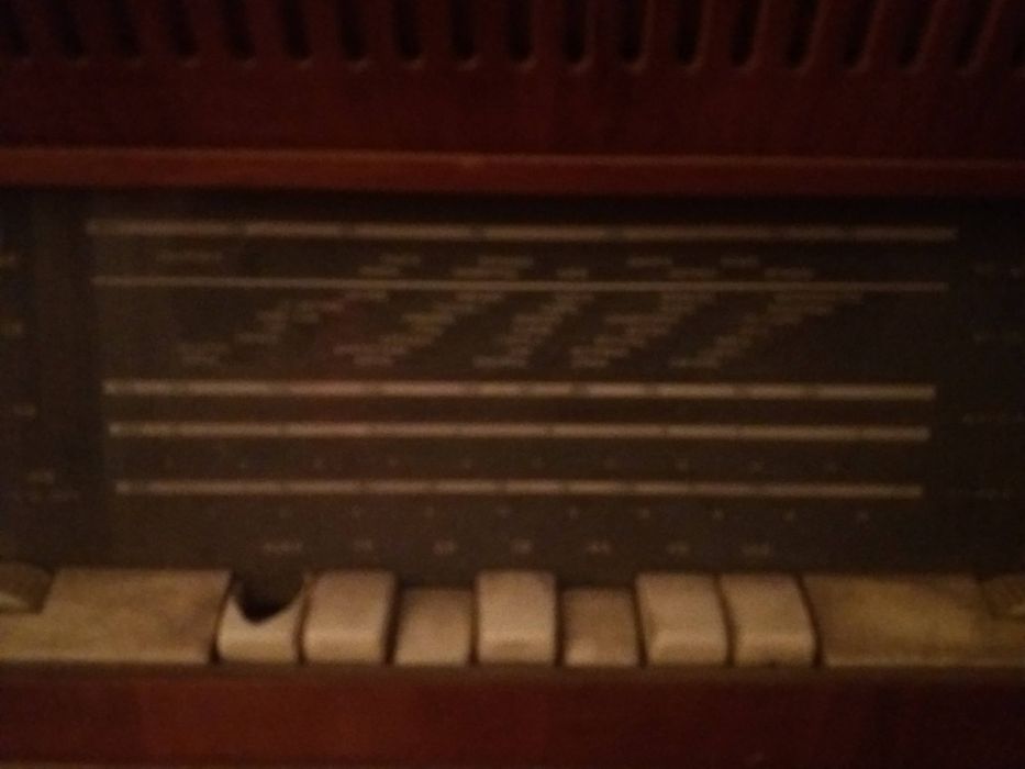 РЕТРО Телевизор цветен,и радио