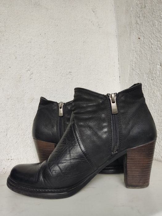 Продавам дамски боти