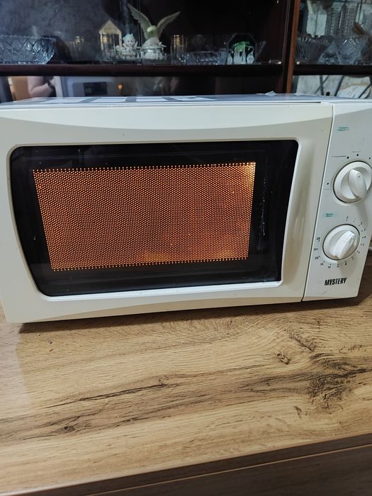 Продается микроволновая печь