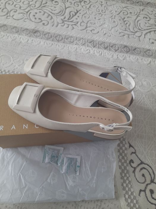 Продам туфли цвет бежевый