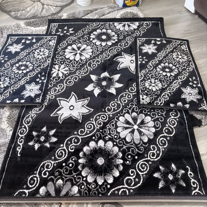 Covoare,seturi ,traverse la super preț!!!