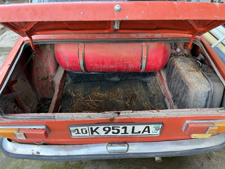 Жигули 21011 сотилади холати урта