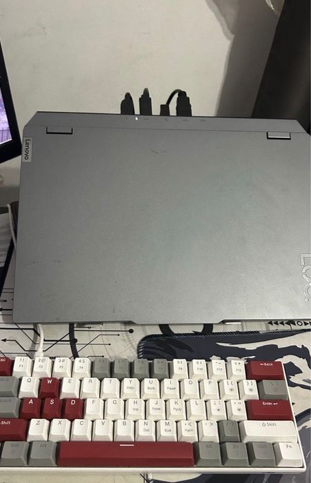 Laptop Lenovo LOQ gaming  15APR9 4050, 24 gb, ry 7 7435 HS.