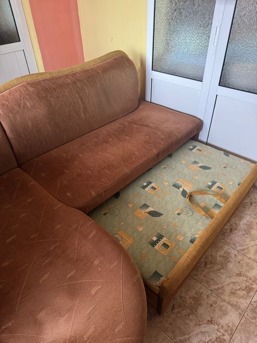 Разтегателен Диван