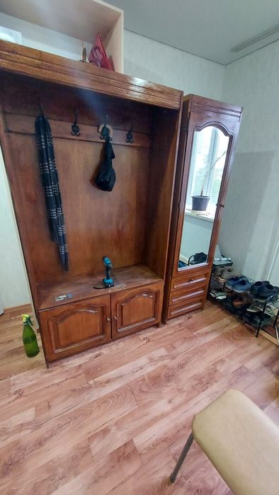 Продам шкаф вешалка в прихожую