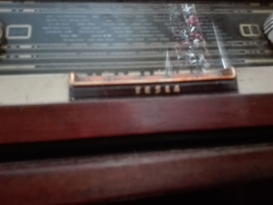 ОРИГИНАЛЕН- автентичен Радио-Грамофон"ТЕSLA"