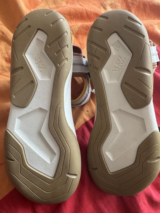 Чисто нови сандали на Zara (Зара), номер 37