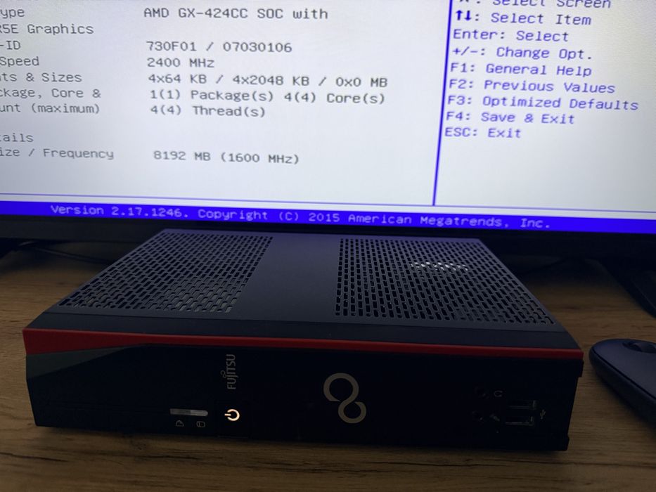 Малък компютър Fujitsu Futro S930 с проблем