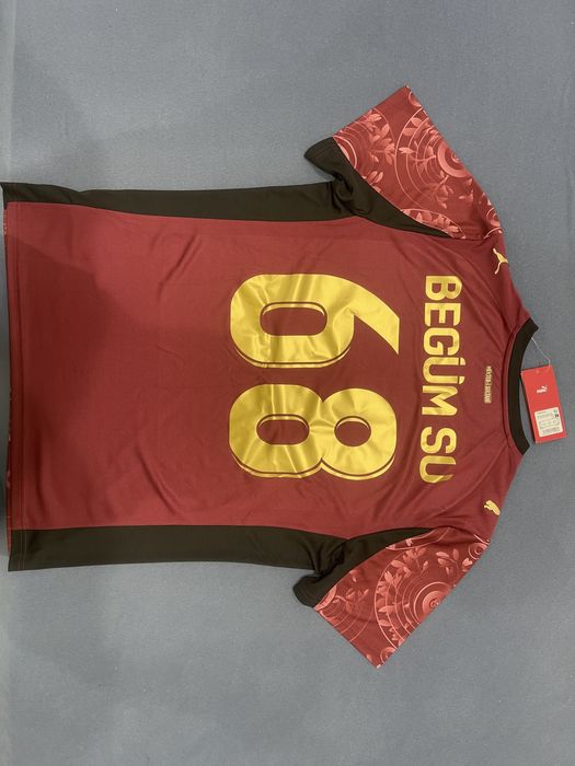 Tricouri fotbal diferite marimi !