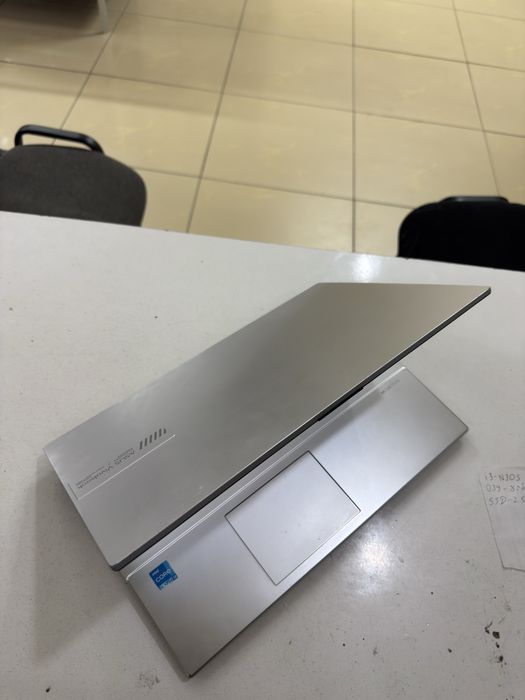 Ноутбук asus в отличном состоянии
