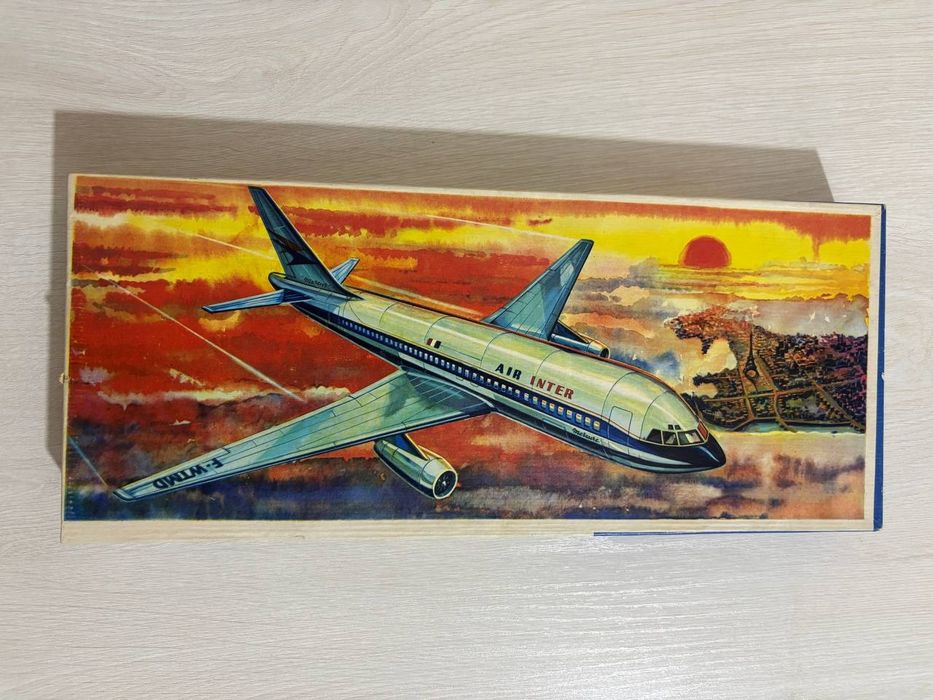 Винтажная сборная модель самолётMercure Air Inter 1:100 Полный компл