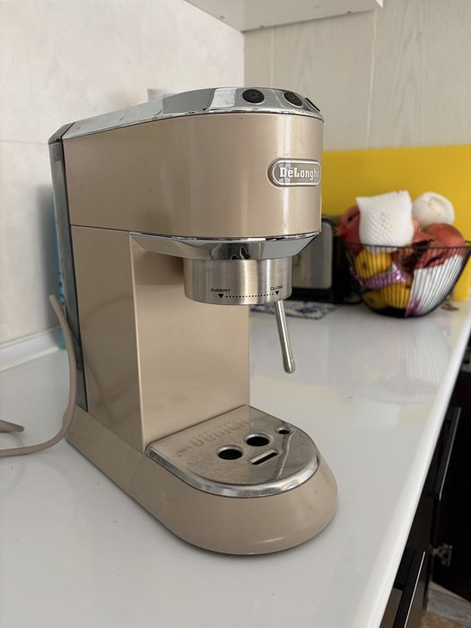 Продается кофемашинка от Delonghi, в отличном состоянии