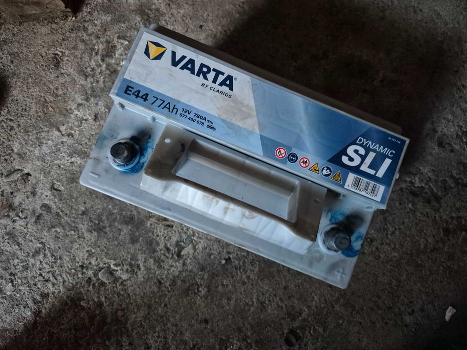 Vând baterie VARTA 77Ah Dynamic noua in garanție!