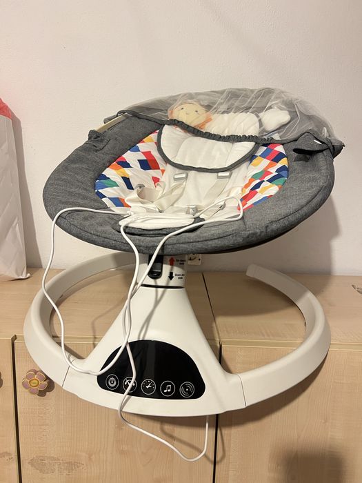 Leagan electric pentru bebelusi cu 5 viteze