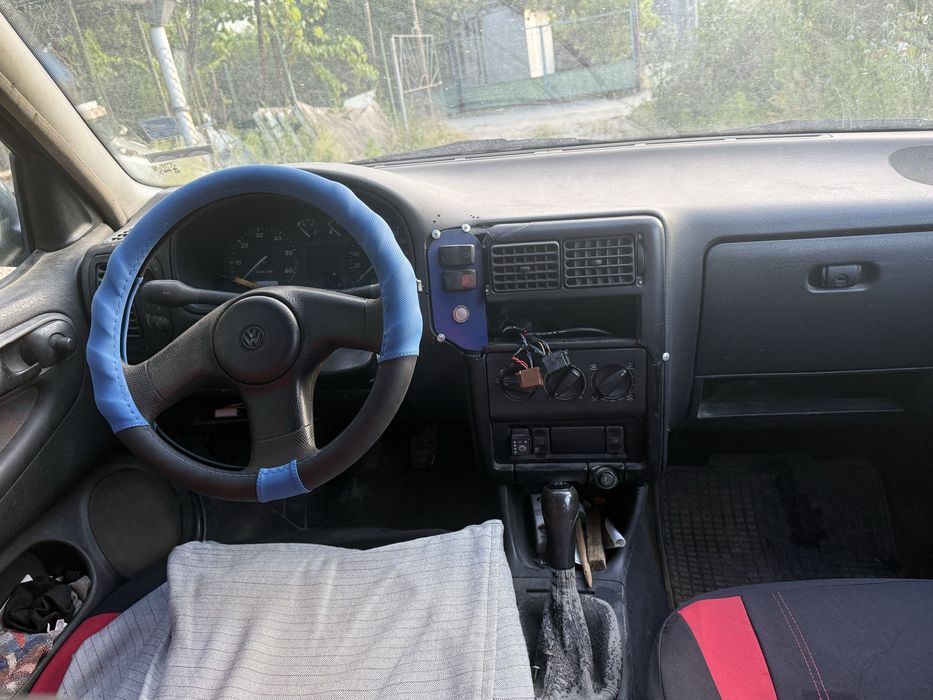 Продавам Volkswagen