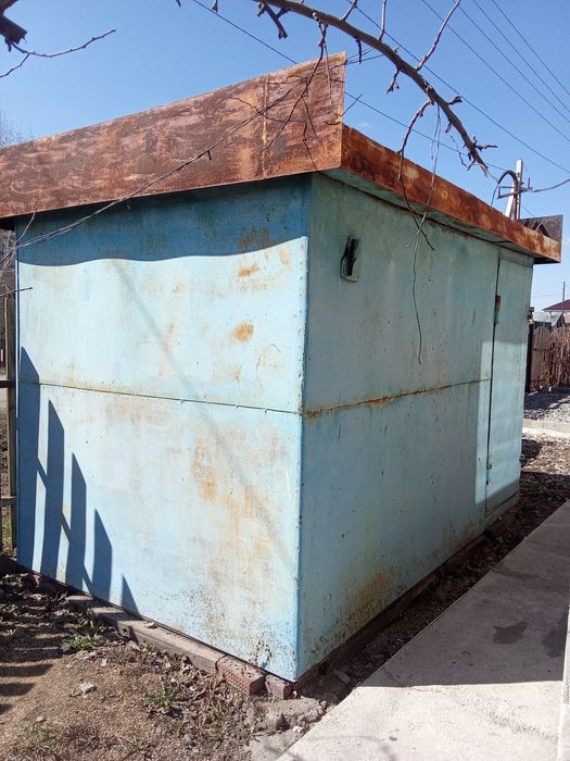 Торговый киоск .