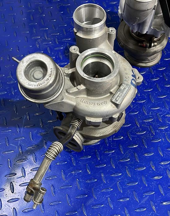 Turbosuflanta BMW S63N/R 4.4L V8 7849045+7849044