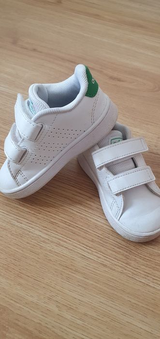 Adidasi marimea 20