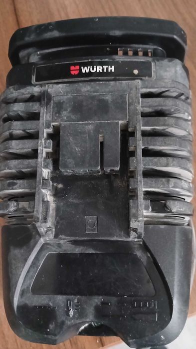 Wurth 2 acumulatori 18v 3 ah .Cutie,incarcator