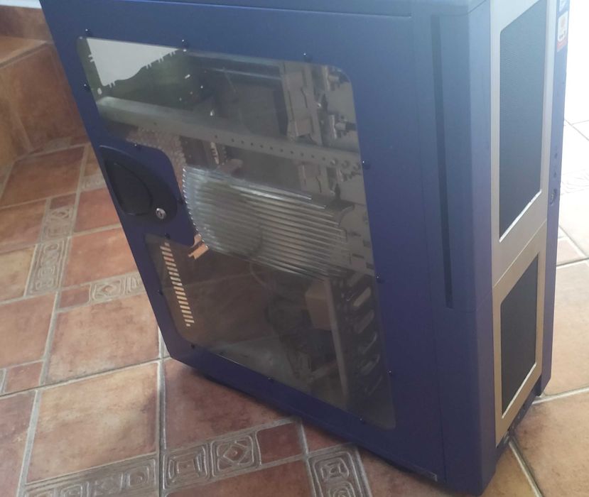 Carcasa retro Chieftec