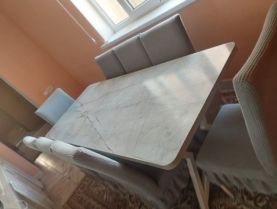 Стол 8 орындығымен