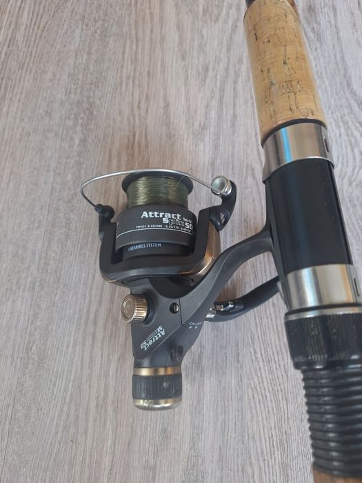 Продавам въдица ( телескоп ) с макара