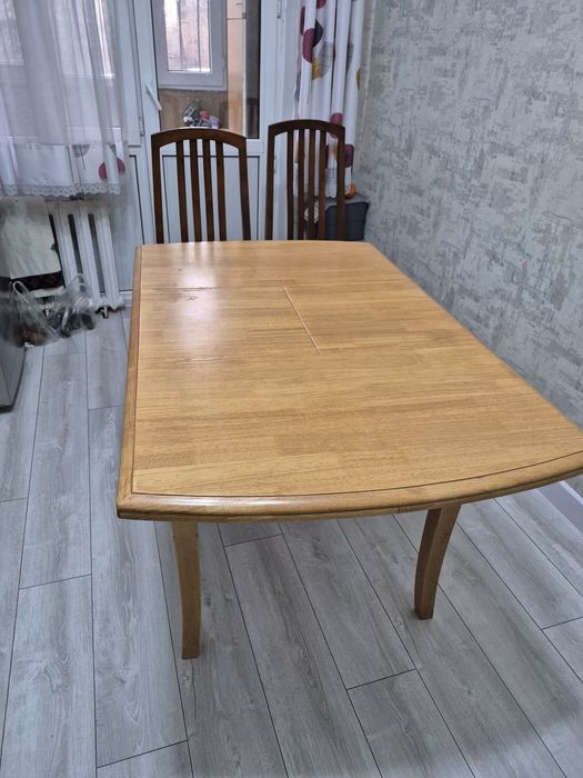 Продам кухонный стол деревянный