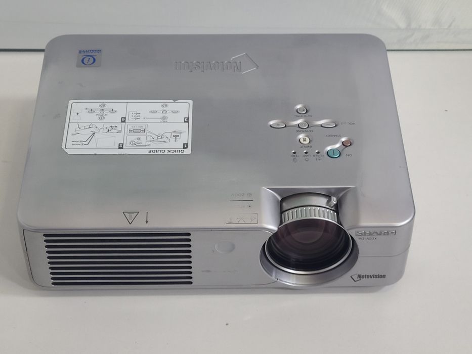 Proektor SHARP pg-a20x