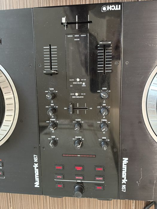 Numark NS7 Пулт Качествен