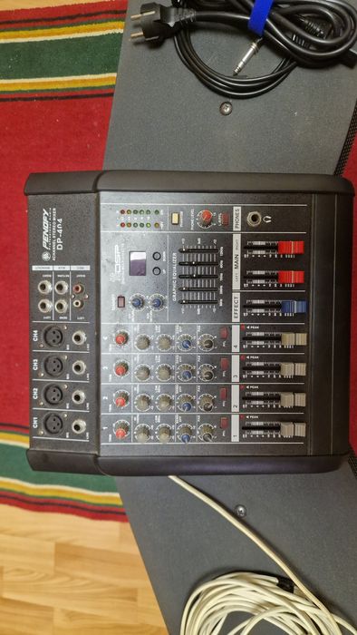 Микшерный пульт с усилителем и колонки