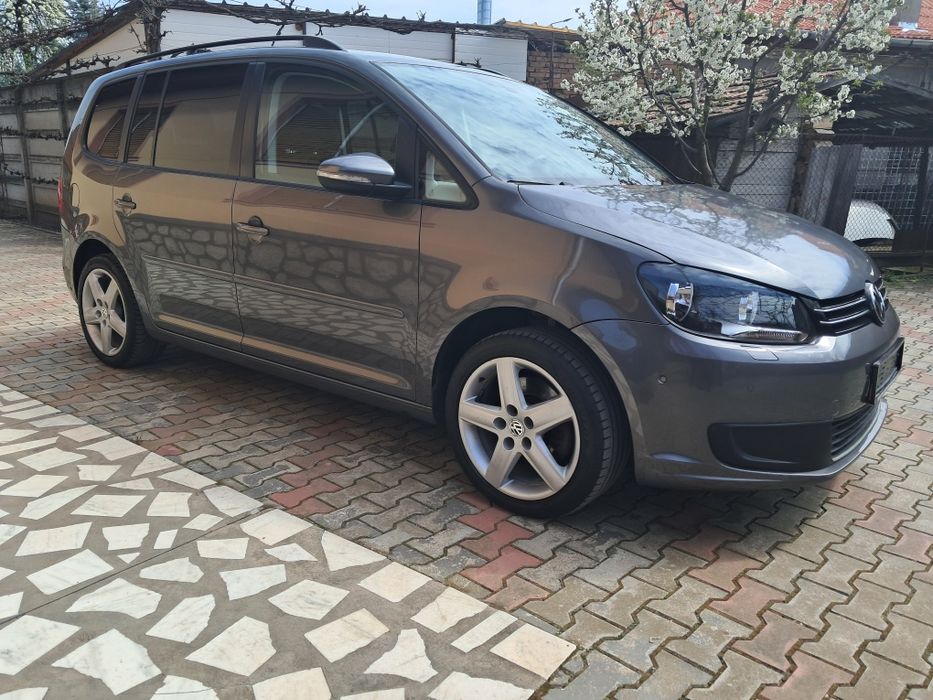 Volkswagen Touran motor 2L diesel an 2011 7 locuri