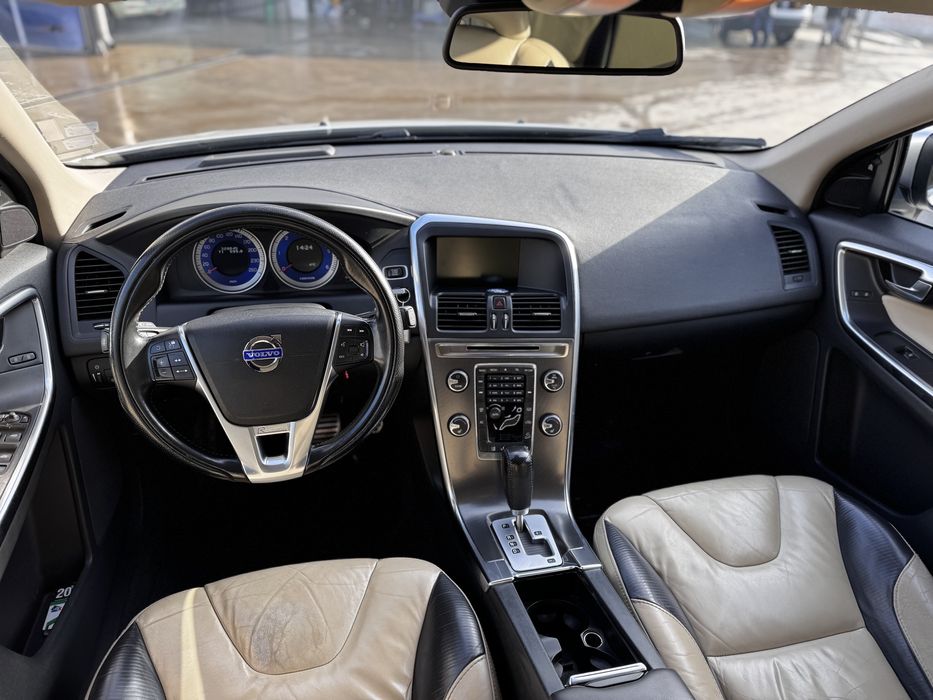 Volvo xc 60 R-design