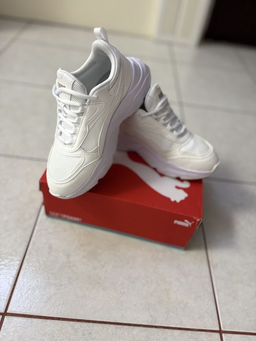 Adidași Puma albi