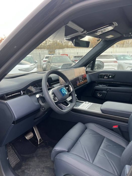 Zeekr 9X Sotiladi 2ta monitorli