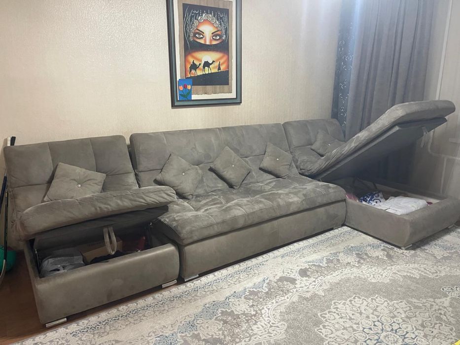 Продам диван 150 тыс, красина 11