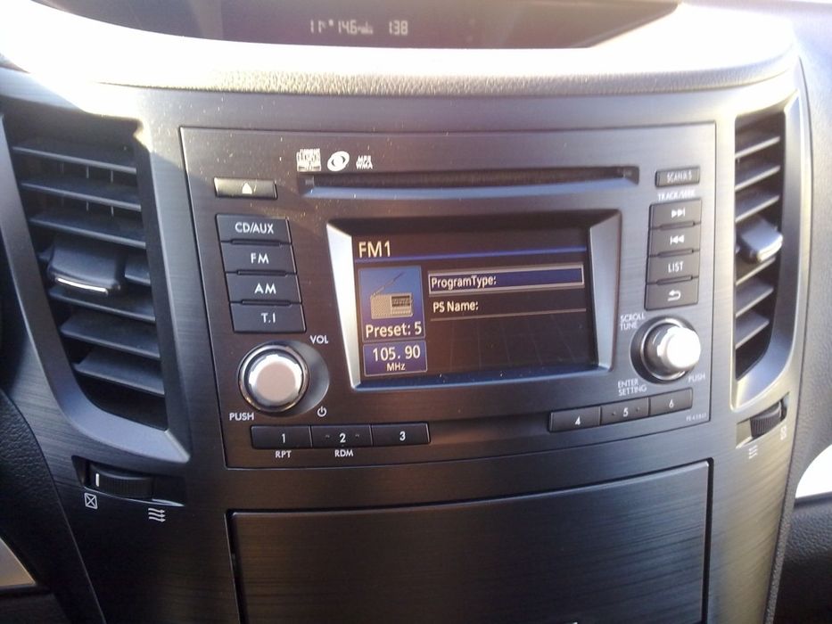 Штатная магнитола с рамкой Subaru outback 2013