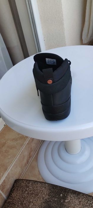 Продавам ботуши