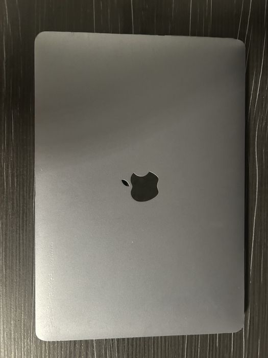 Apple MacBook Pro 13-inch M1 (2020) | 16GB RAM / 512 GB | Skin aplicat)