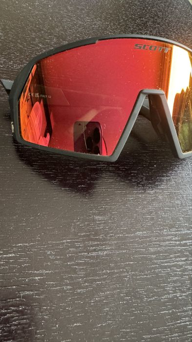 Продавам очила за колоездене Scott