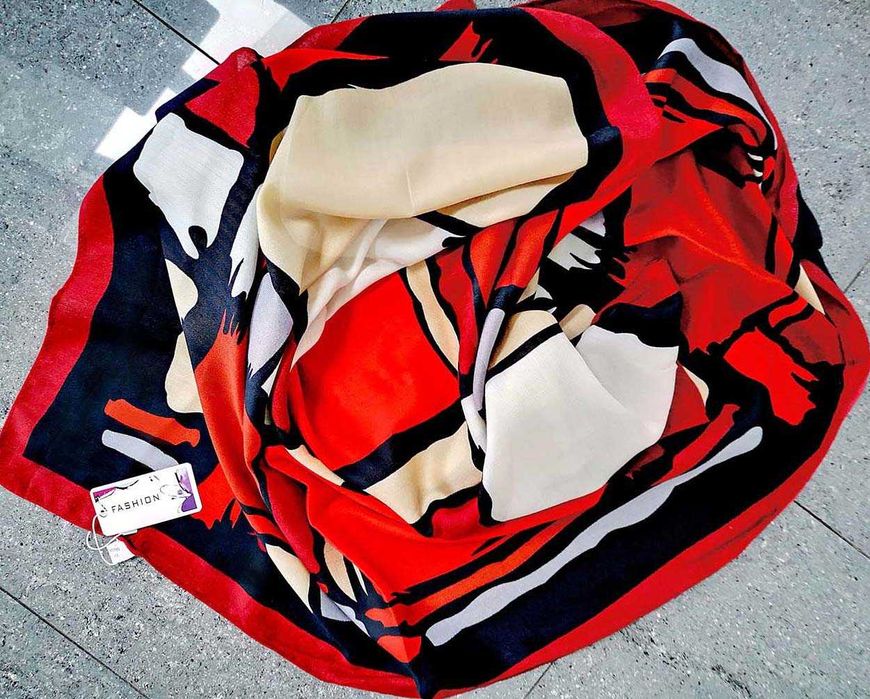 Елегантни дамски шалове